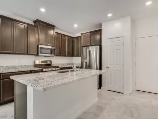 Photo #6: 2325544 Listing