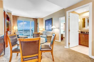 Photo #2: 2325557 Listing 