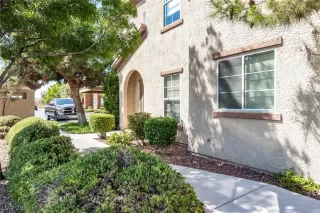 Photo #2: 2325584 Listing