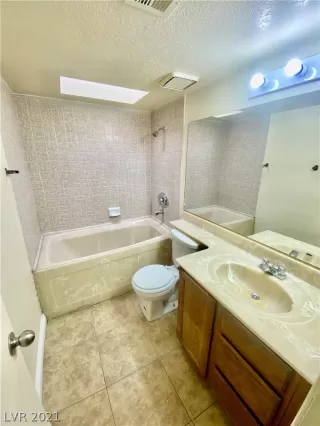 Photo #4: 2325615 Listing 