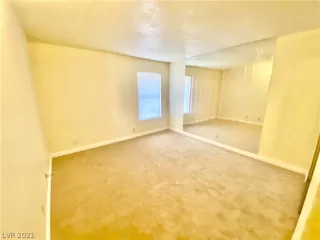 Photo #5: 2325615 Listing 