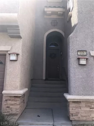 Photo #1: 2325617 Listing