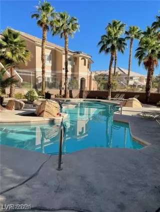 Photo #3: 2325623 Listing