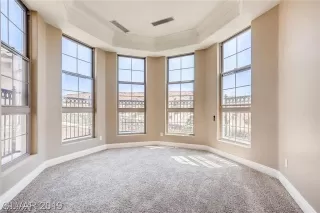 Photo #3: 2325635 Listing