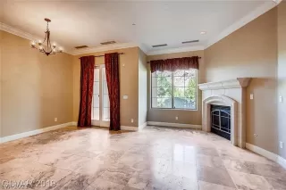 Photo #4: 2325635 Listing