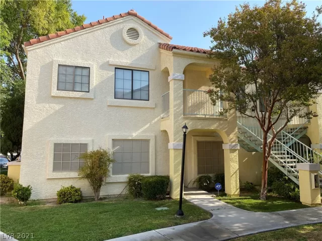 MLS: 2325638 Condo For Sale