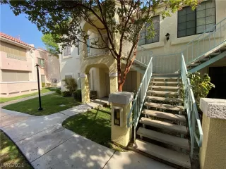 Photo #1: 2325638 Listing 