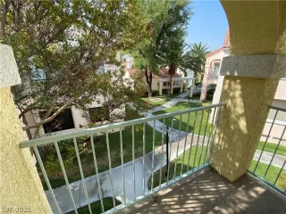 Photo #3: 2325638 Listing 