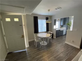 Photo #5: 2325638 Listing 