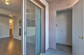 Photo #6: 2325672 Listing