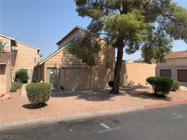 MLS: 2325673 Condo For Sale