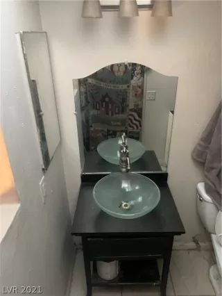 Photo #4: 2325673 Listing 