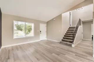 Photo #6: 2325684 Listing