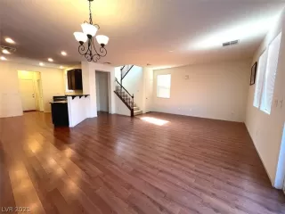 Photo #5: 2325686 Listing 