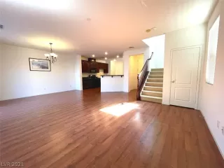 Photo #6: 2325686 Listing 