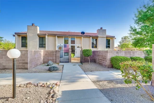 MLS: 2325695 Condo For Sale