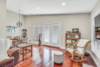 Photo #5: 2325695 Listing 