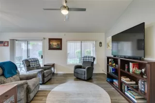 Photo #2: 2325706 Listing