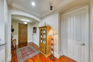 Photo #1: 2325739 Listing