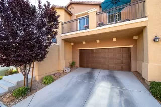 Photo #2: 2325745 Listing