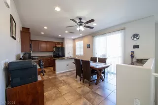 Photo #6: 2325745 Listing