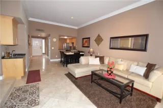 Photo #3: 2325747 Listing