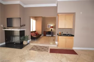 Photo #5: 2325747 Listing