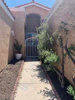 Photo #1: 2325751 Listing