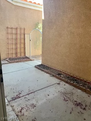 Photo #2: 2325751 Listing