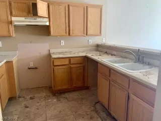 Photo #3: 2325751 Listing