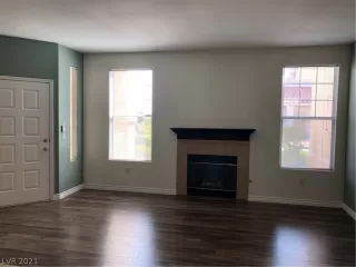 Photo #1: 2325757 Listing 