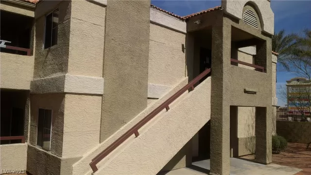 MLS: 2325770 Condo For Sale