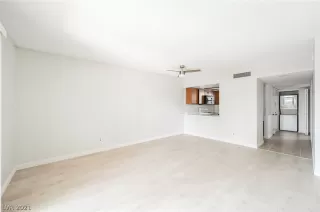 Photo #2: 2325785 Listing 