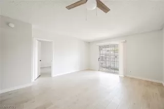 Photo #3: 2325785 Listing 