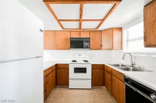 Photo #4: 2325785 Listing 