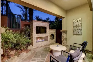 Photo #1: 2325828 Listing 