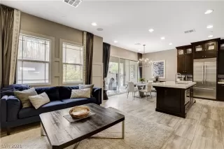 Photo #4: 2325828 Listing 