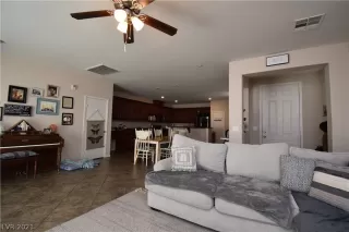 Photo #2: 2325832 Listing