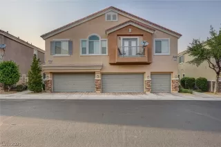 Photo #2: 2325860 Listing