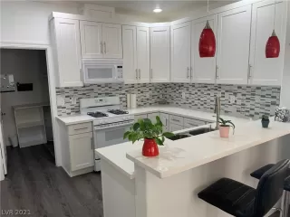 Photo #3: 2325865 Listing 