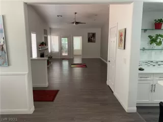 Photo #6: 2325865 Listing 