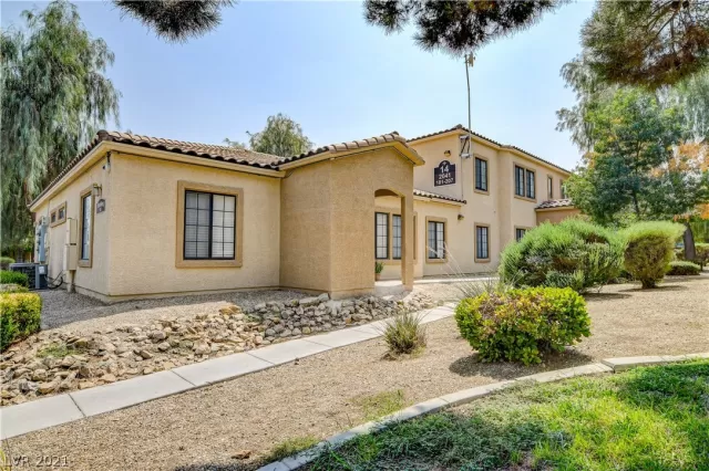 MLS: 2325884 Condo For Sale