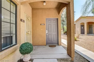 Photo #3: 2325884 Listing