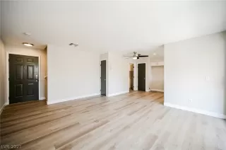 Photo #1: 2325893 Listing 