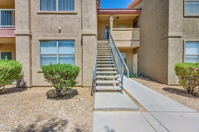 MLS: 2325901 Condo For Sale