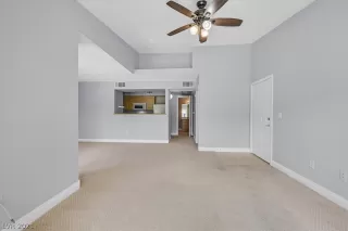 Photo #4: 2325901 Listing