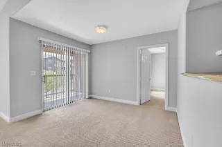 Photo #5: 2325901 Listing