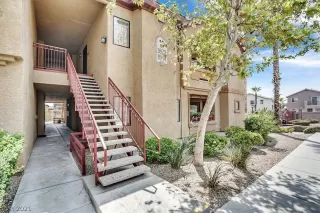 Photo #1: 2325912 Listing