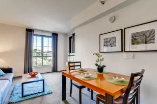 Photo #5: 2325964 Listing 