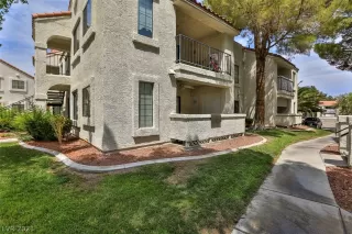 Photo #3: 2325968 Listing